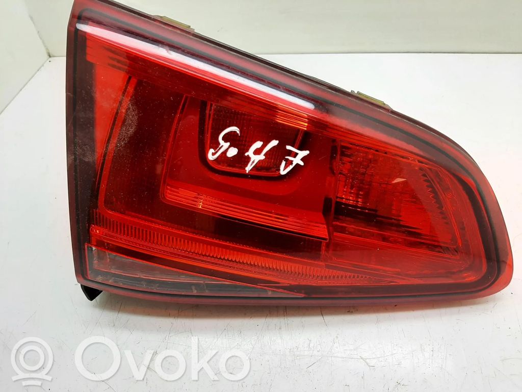 Volkswagen Golf VII Lampy tylnej klapy bagażnika 