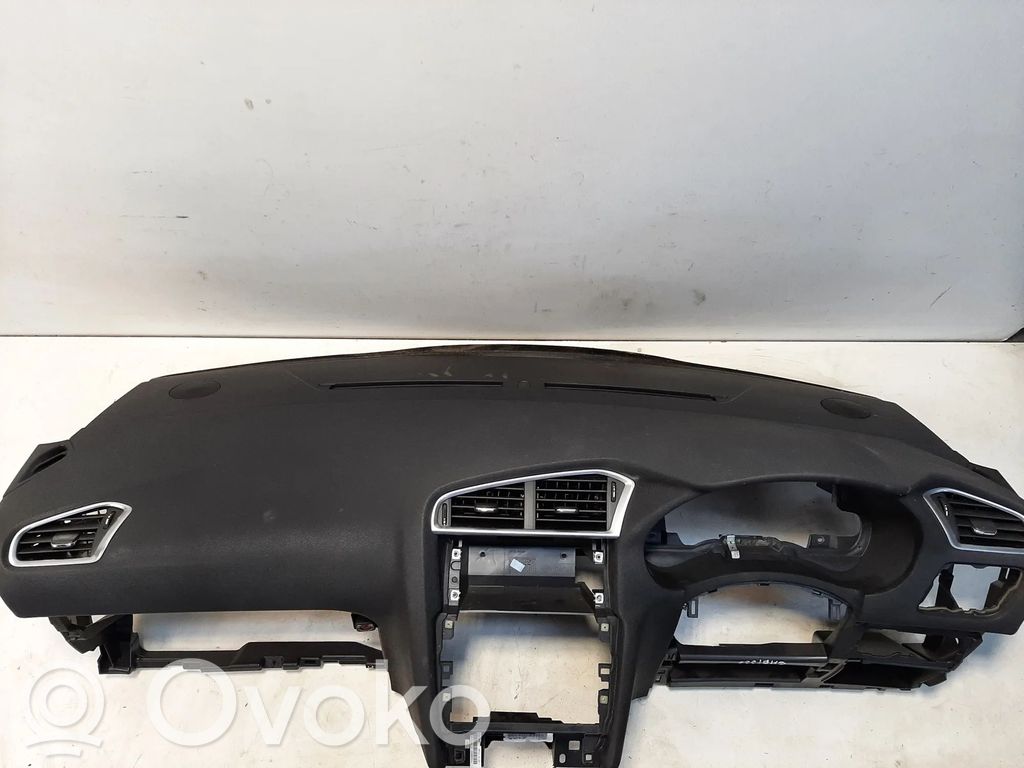 Citroen C4 II Panelė 