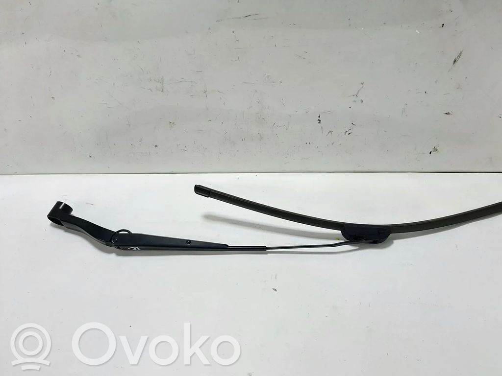 Opel Insignia B Wycieraczka szyby przedniej / czołowej 