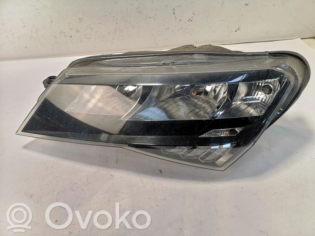 Skoda Superb B8 (3V) Scheinwerfer 
