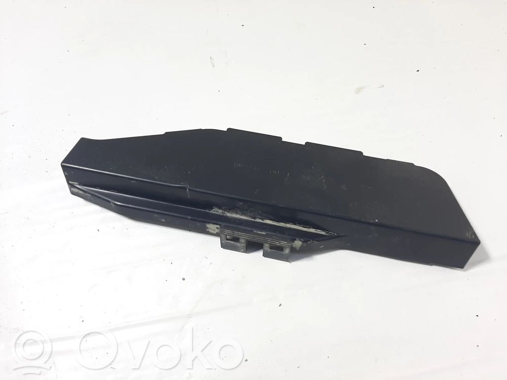 Volvo XC40 Pokrywa skrzynki bezpieczników 