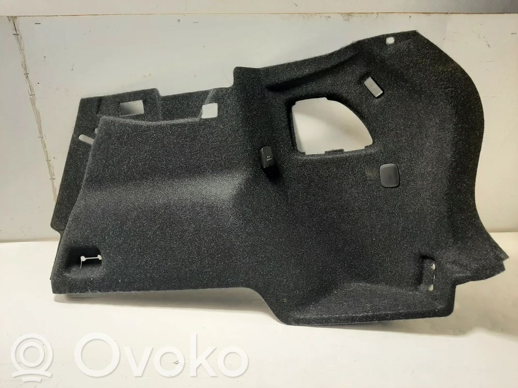 Volvo XC40 Boczek / Tapicerka / bagażnika 
