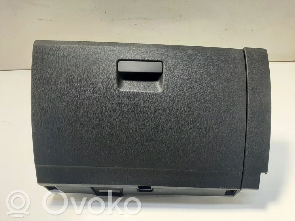 Seat Arona Handschuhfach 