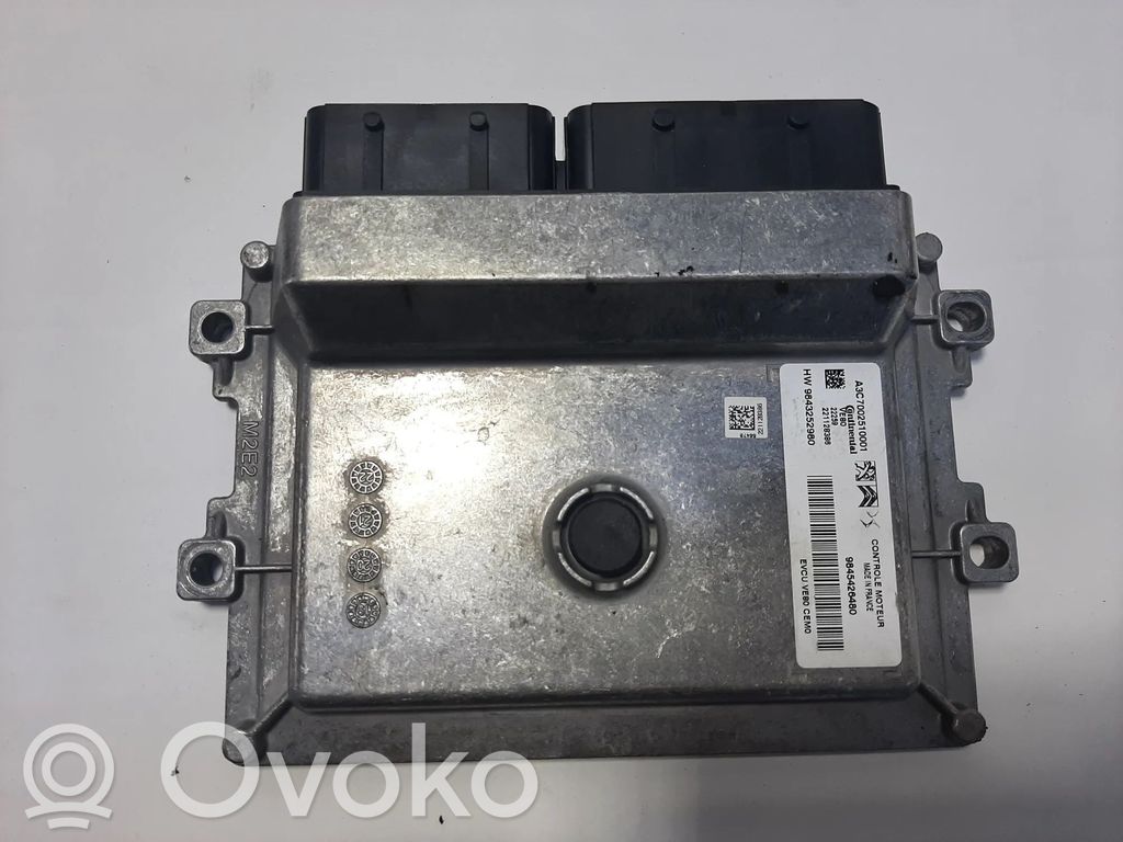 Peugeot 208 II Engine control unit/module 
