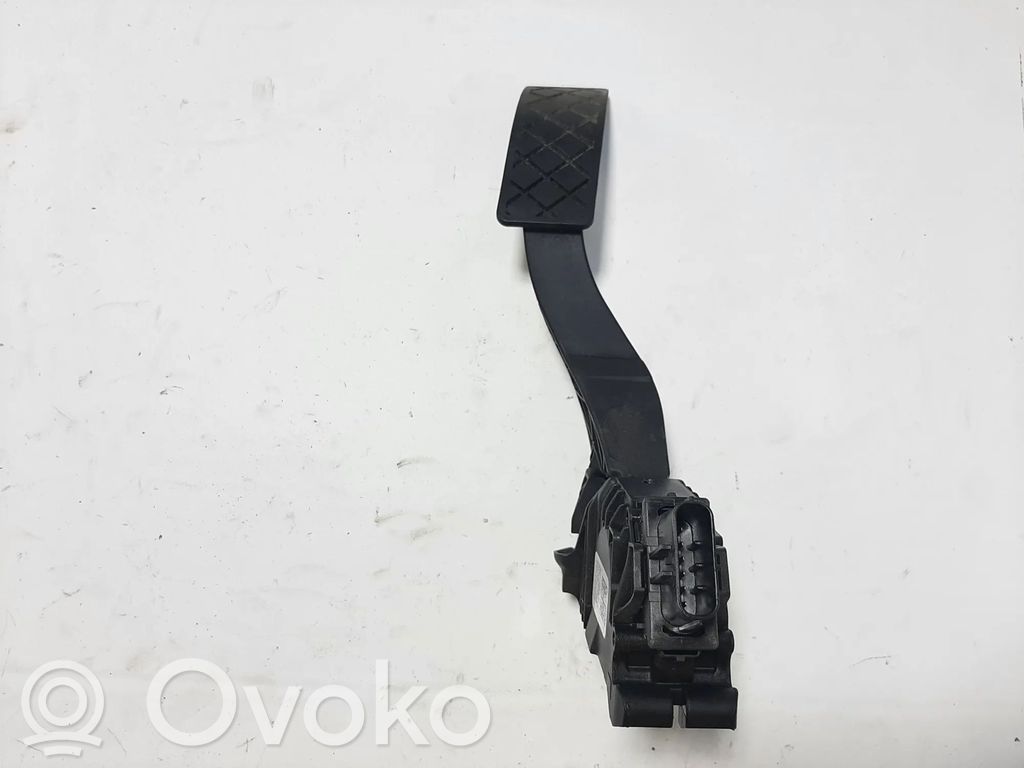 Volkswagen PASSAT B8 Accelerator throttle pedal 