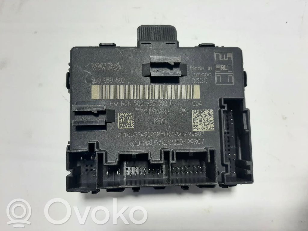 Volkswagen PASSAT B8 Door control unit/module 