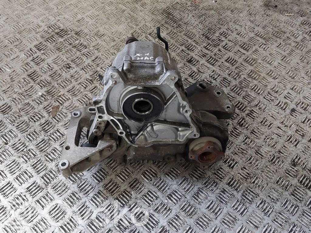 BMW X1 E84 Pavarų dėžės reduktorius (razdatkė) 