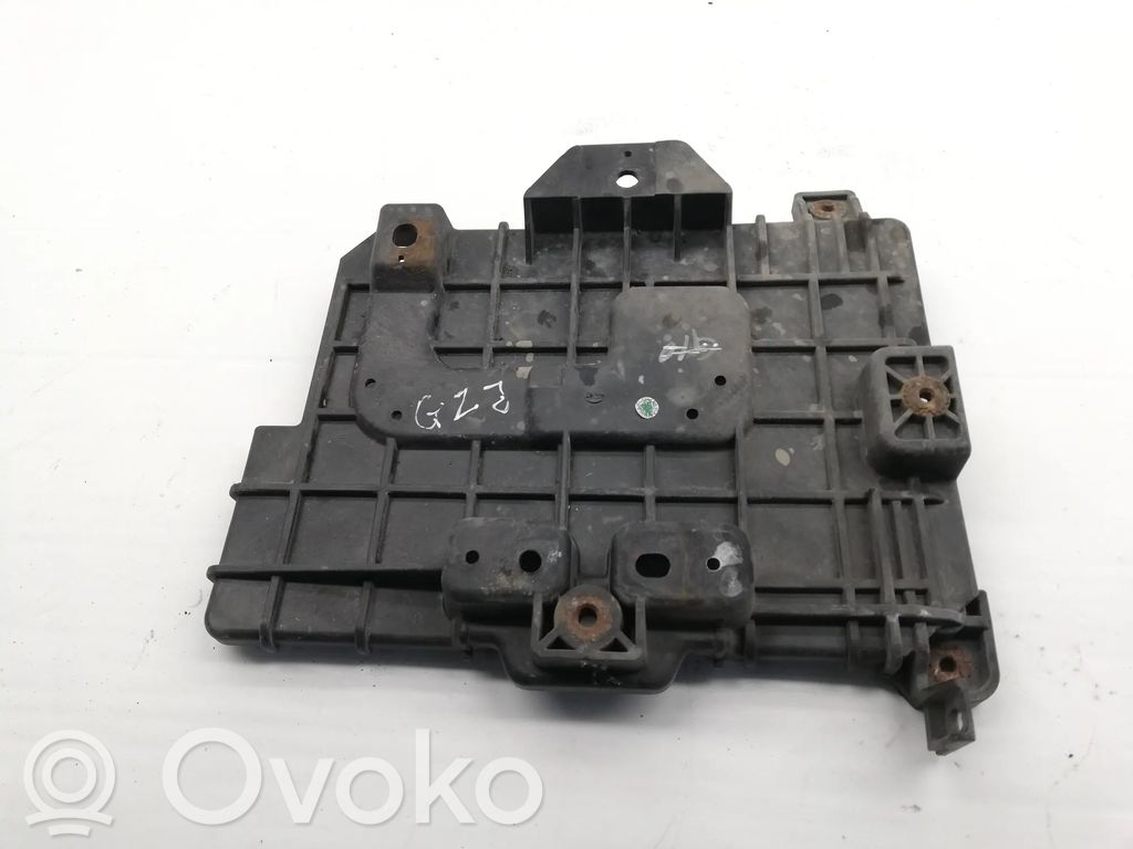 Akumuliatoriaus laikiklis   37150A5000