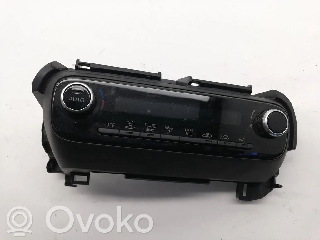 Toyota Yaris XP210 Przełącznik / Włącznik nawiewu dmuchawy 
