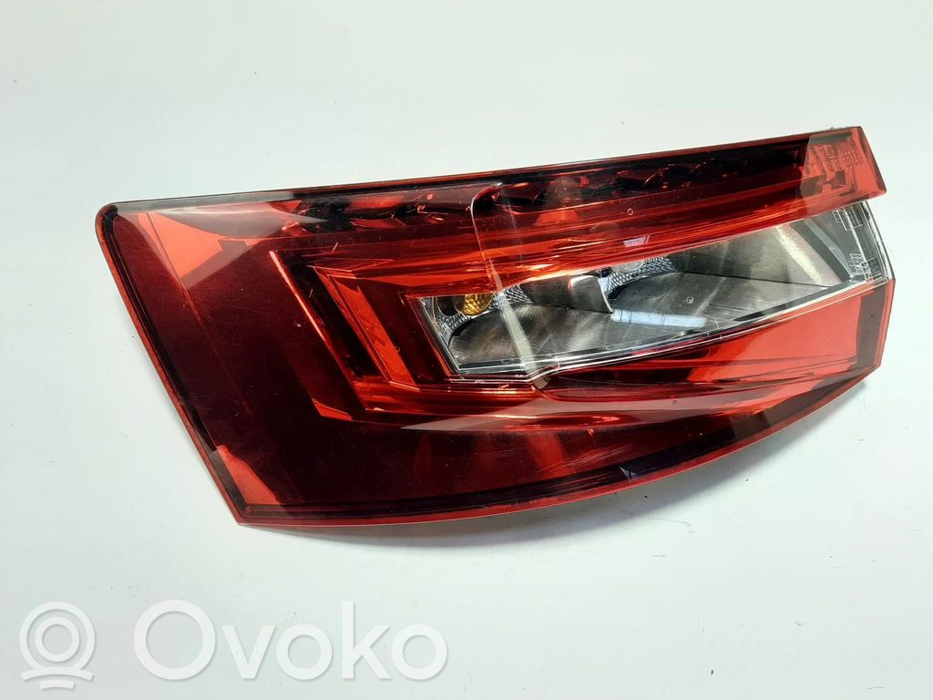 Lampa tylna   3V5945207,3V5945711