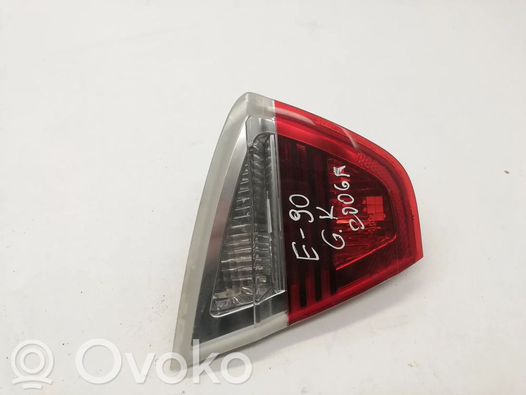 BMW 3 E90 E91 Aizmugurējais lukturis pārsegā 