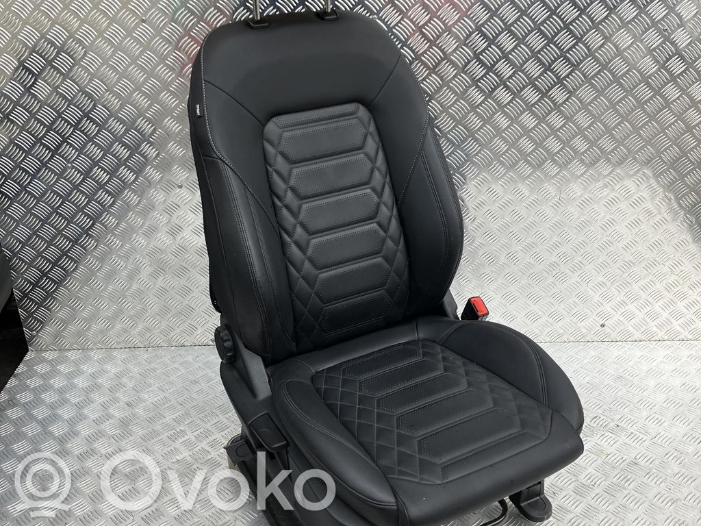 Ford Puma Etumatkustajan istuin 