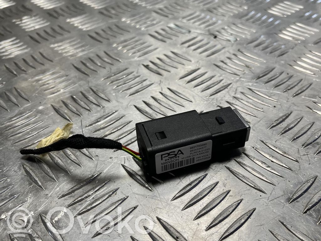 Enchufe conector USB   9821703980,9821703980
