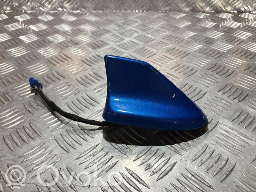 Ford Puma GPS-pystyantenni 