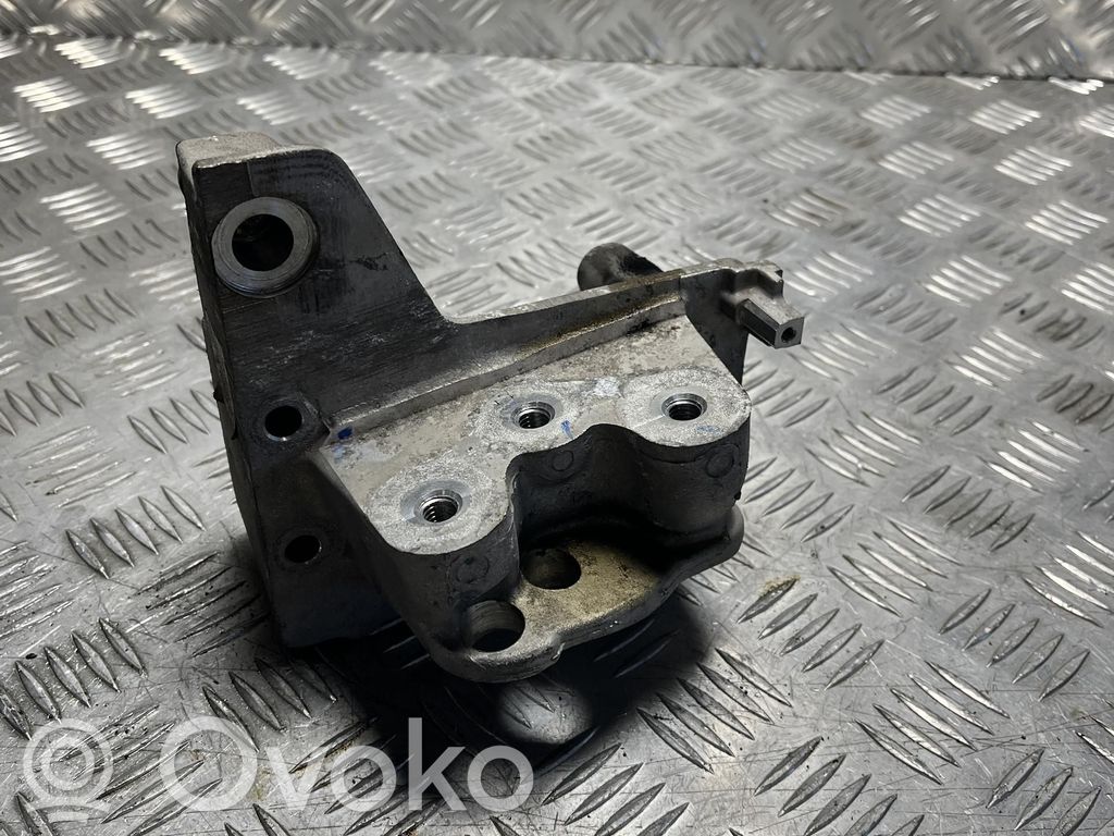 Jeep Compass Engine mounting bracket 
