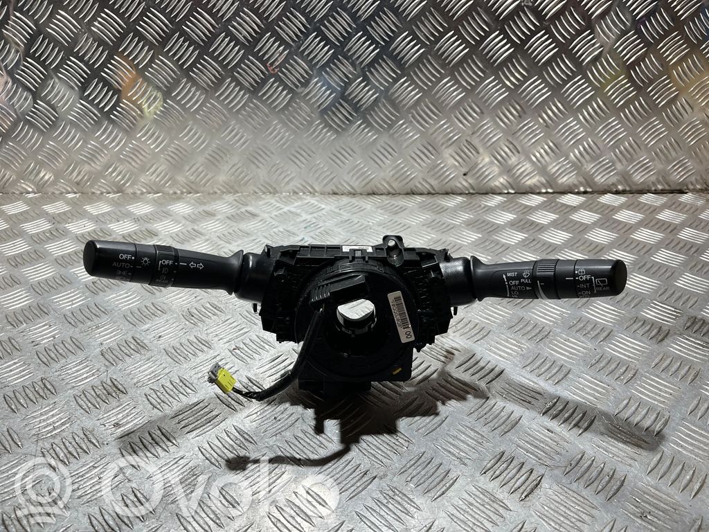 Un conjunto de interruptores   35250TLAR010M1,35250TLAR010M1