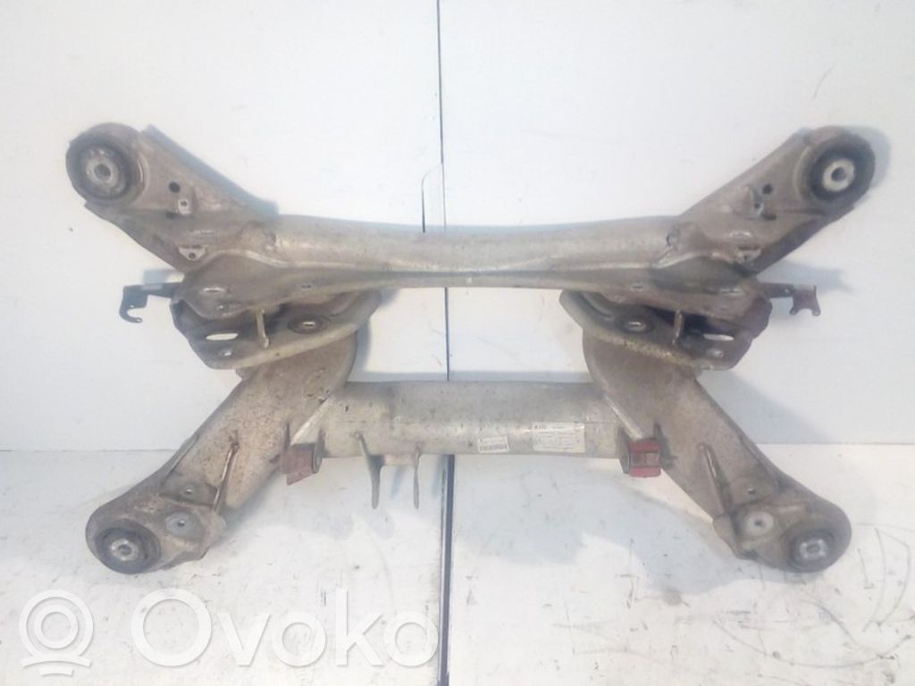 Audi A8 S8 D3 4E Galinis traversas 