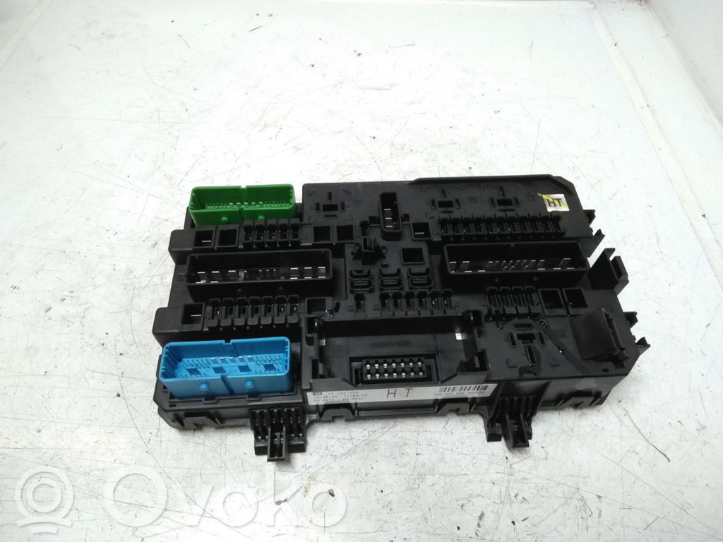 Opel Astra H Sulakemoduuli 
