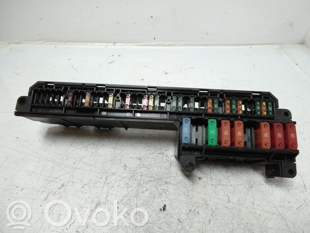 BMW 5 E60 E61 Saugiklių blokas 