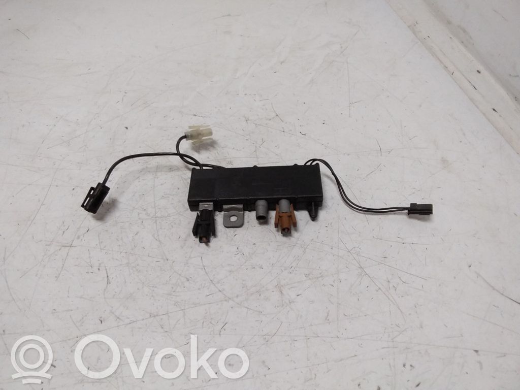 BMW 5 E39 Antenos stiprintuvas 