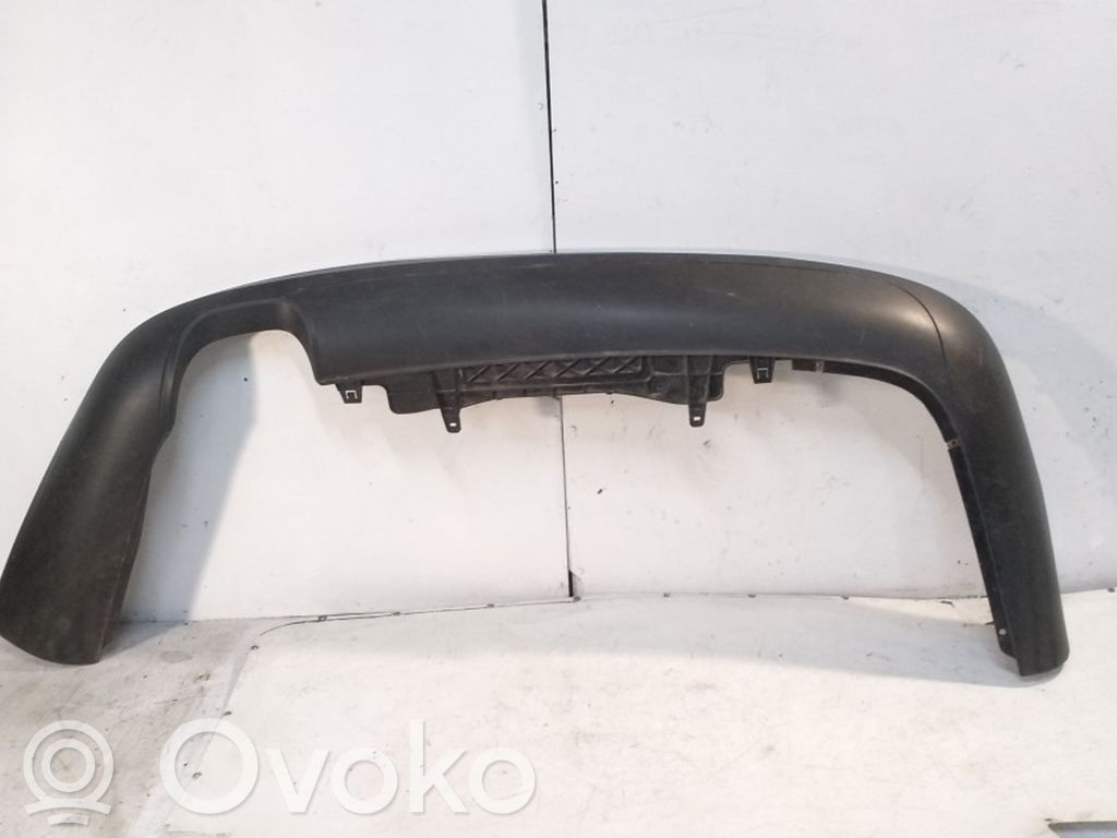 Volkswagen PASSAT B6 Moldura inferior del parachoques trasero 