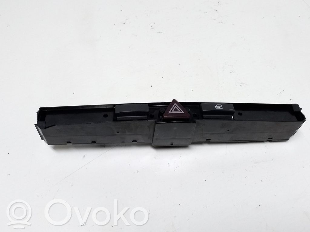 Opel Astra H Hazard light switch 