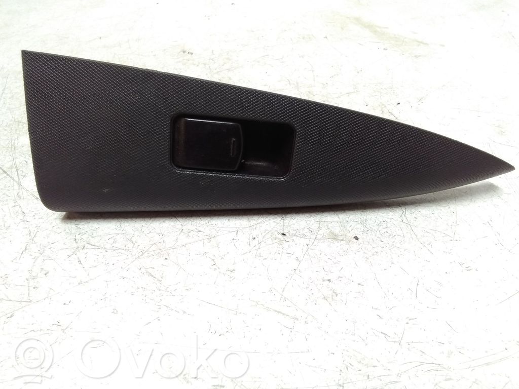 Nissan Note (E11) Electric window control switch 