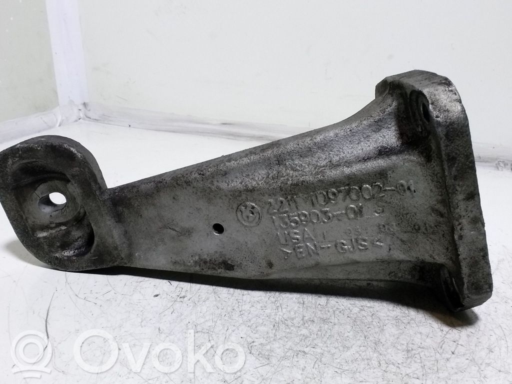 BMW X5 E53 Engine mounting bracket 