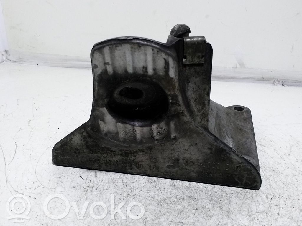 BMW 5 E60 E61 Engine mounting bracket 