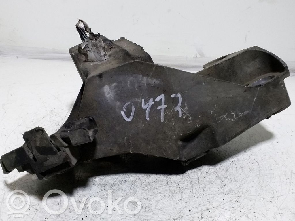 Audi A6 S6 C5 4B Engine mounting bracket 