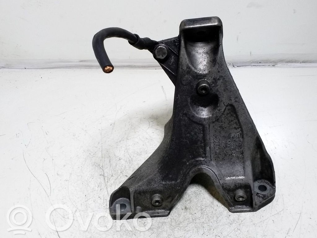 Audi A4 S4 B7 8E 8H Engine mounting bracket 