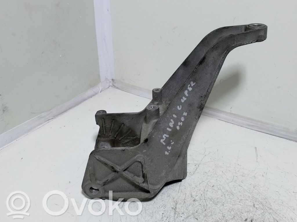 Engine mounting bracket   6756221,2211675622106