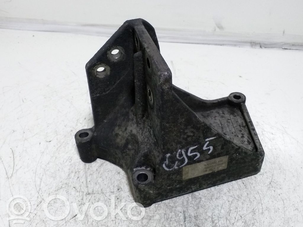Opel Movano A Engine mounting bracket 