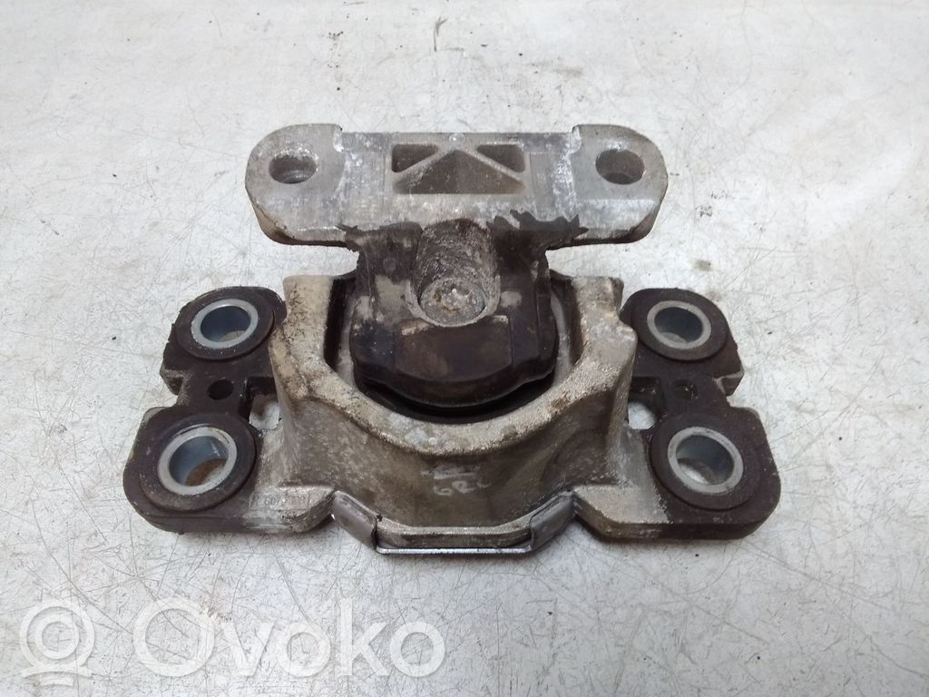 Volvo V70 Gearbox mounting bracket 