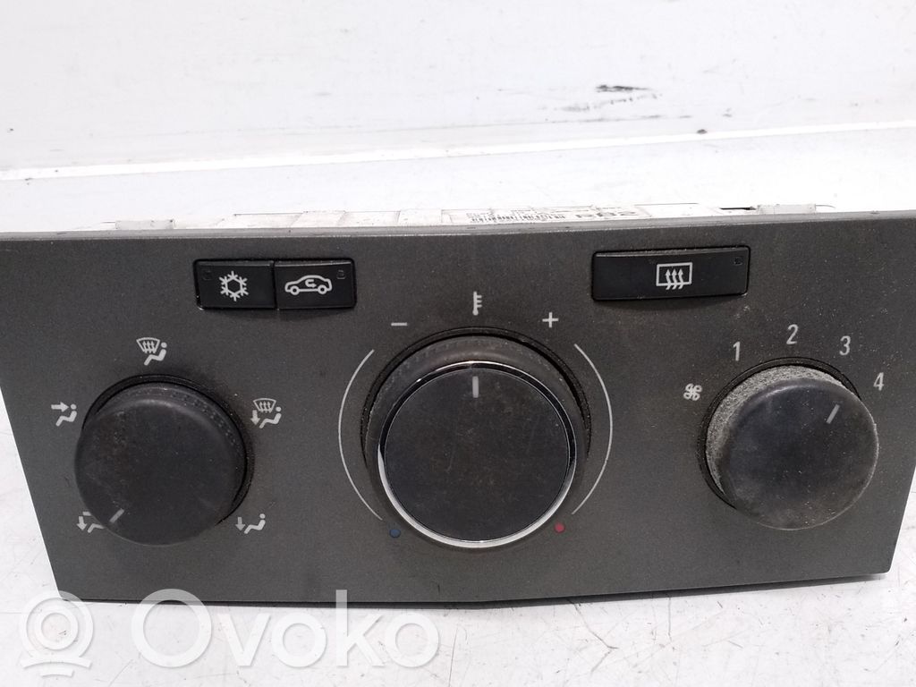 Opel Zafira B Climate control unit 