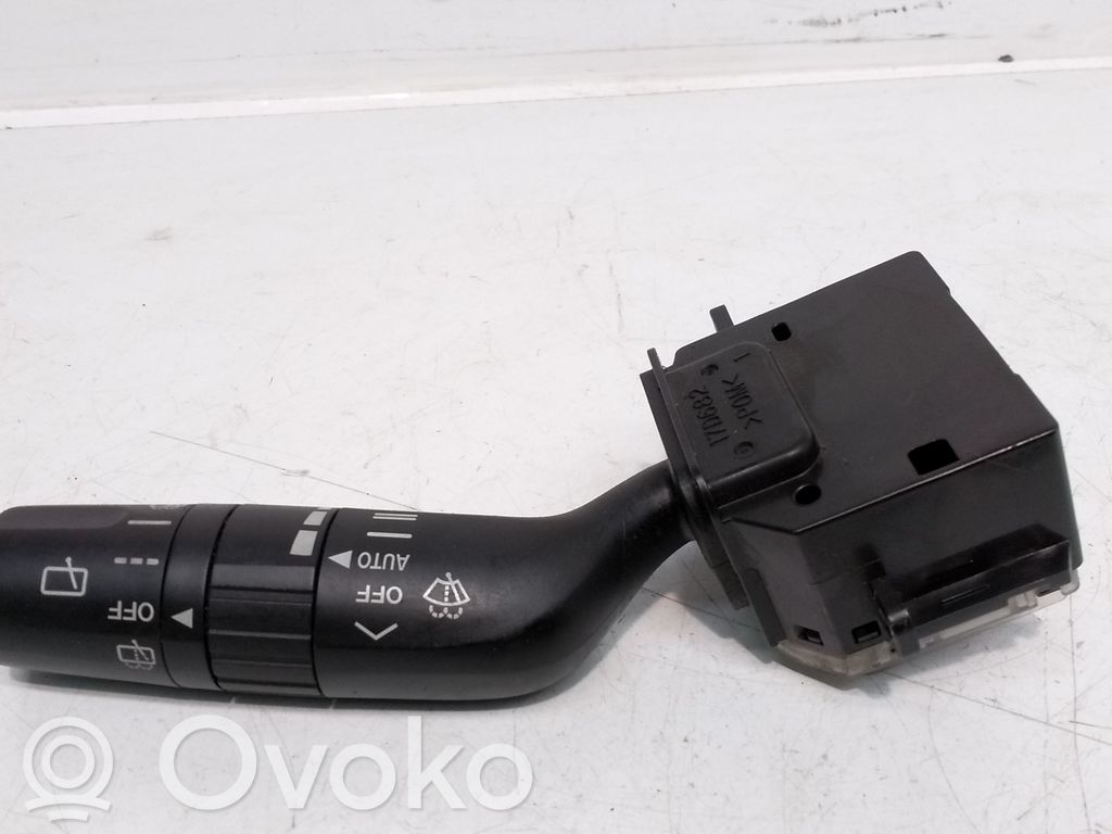 Pyyhkijän vipu   17D682
