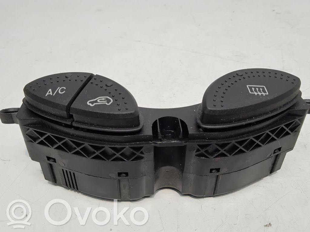 Ford Focus Windscreen/window heater switch 