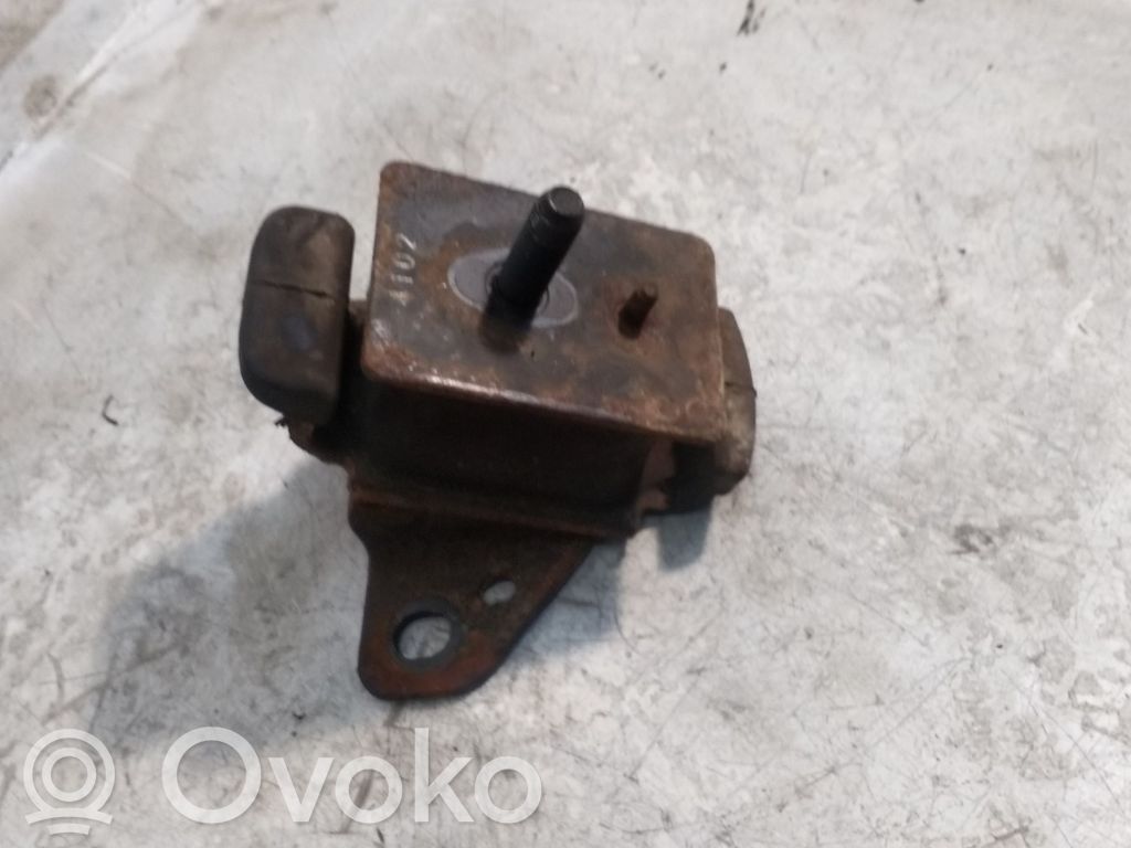 KIA Sorento Engine mount bracket 
