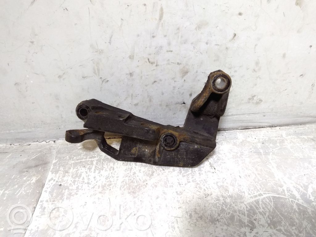 Opel Zafira A Engine mounting bracket 