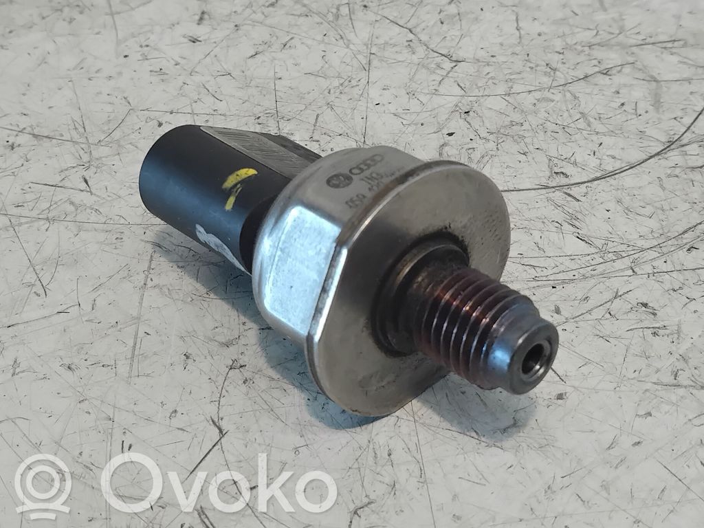 Audi A8 S8 D3 4E Fuel pressure sensor 