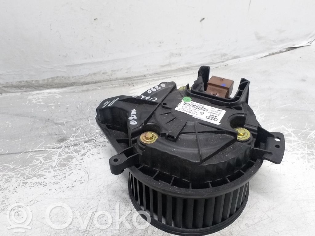 Audi A4 S4 B6 8E 8H Lämmittimen puhallin 