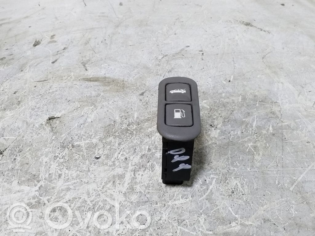 KIA Sorento Fuel tank opening switch 