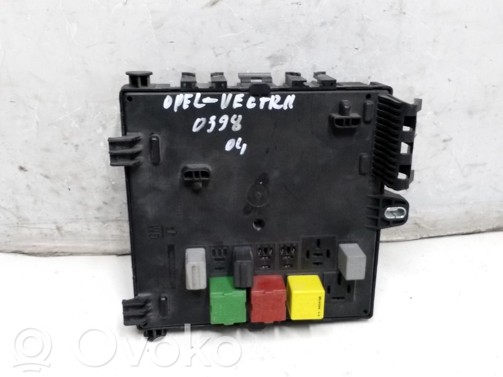 Opel Vectra C Fuse module 
