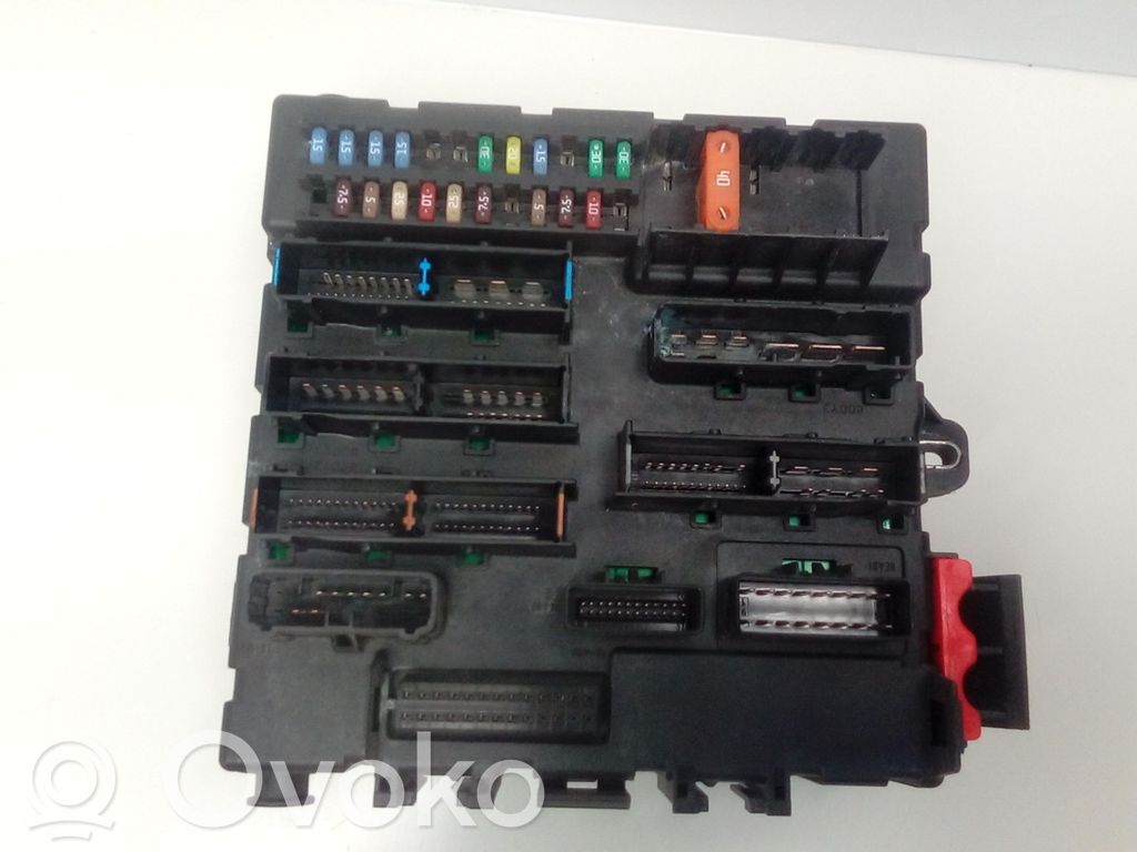 Opel Signum Fuse module 