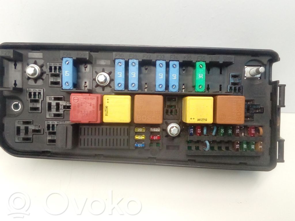 Opel Vectra C Ramka / Moduł bezpieczników 