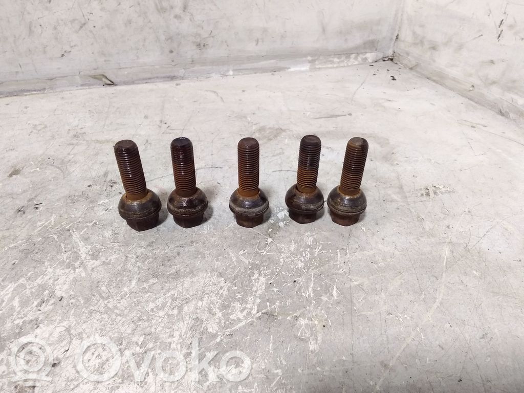 Tuercas/tornillos