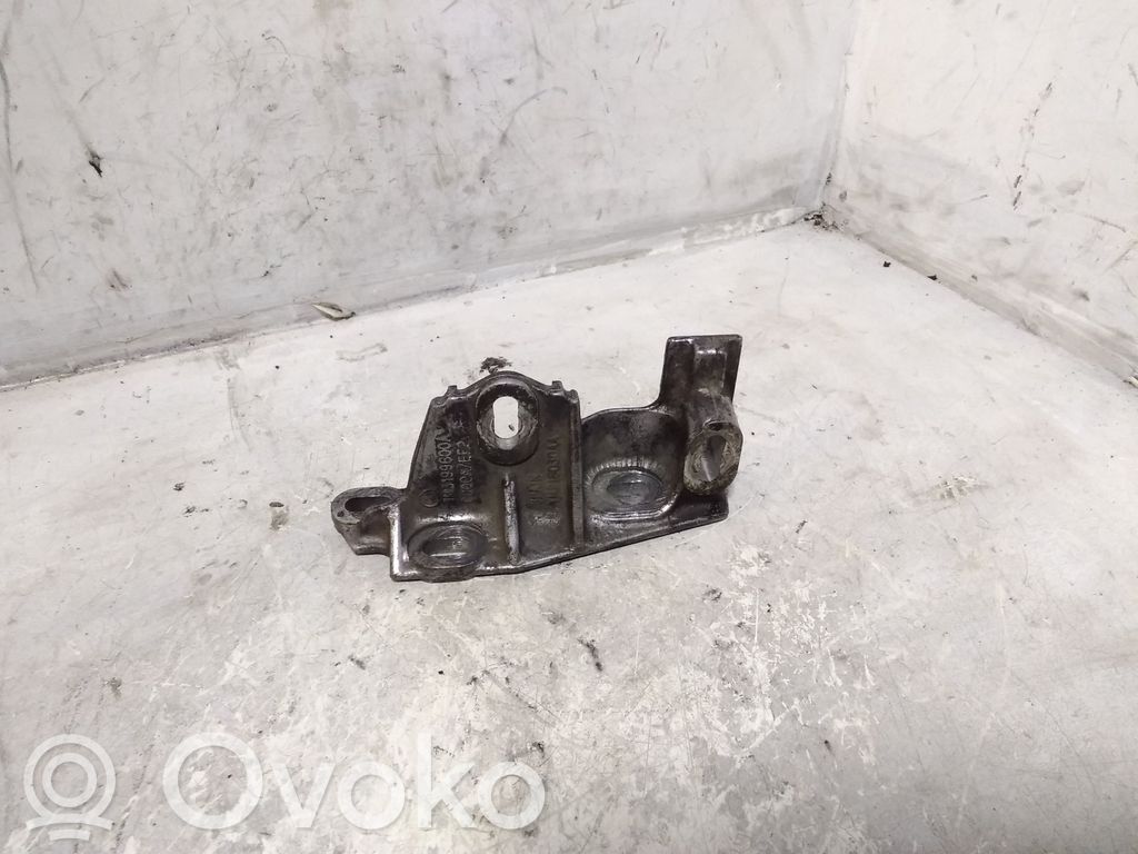 Ford Galaxy Engine mounting bracket 