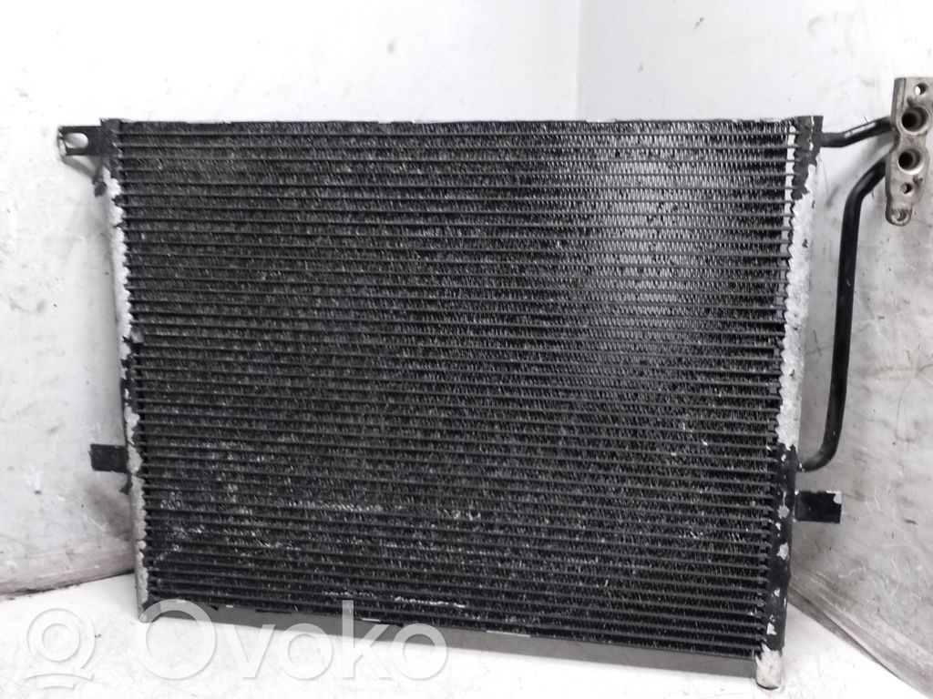 Radiateur condenseur de climatisation