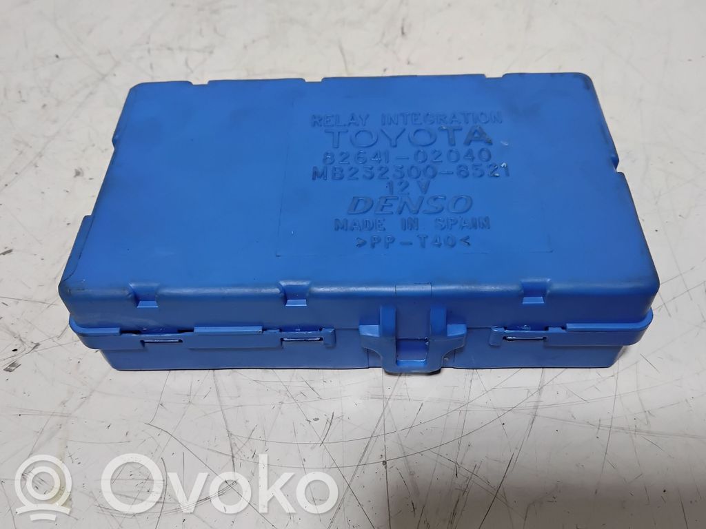 Toyota Corolla E120 E130 Comfort/convenience module 