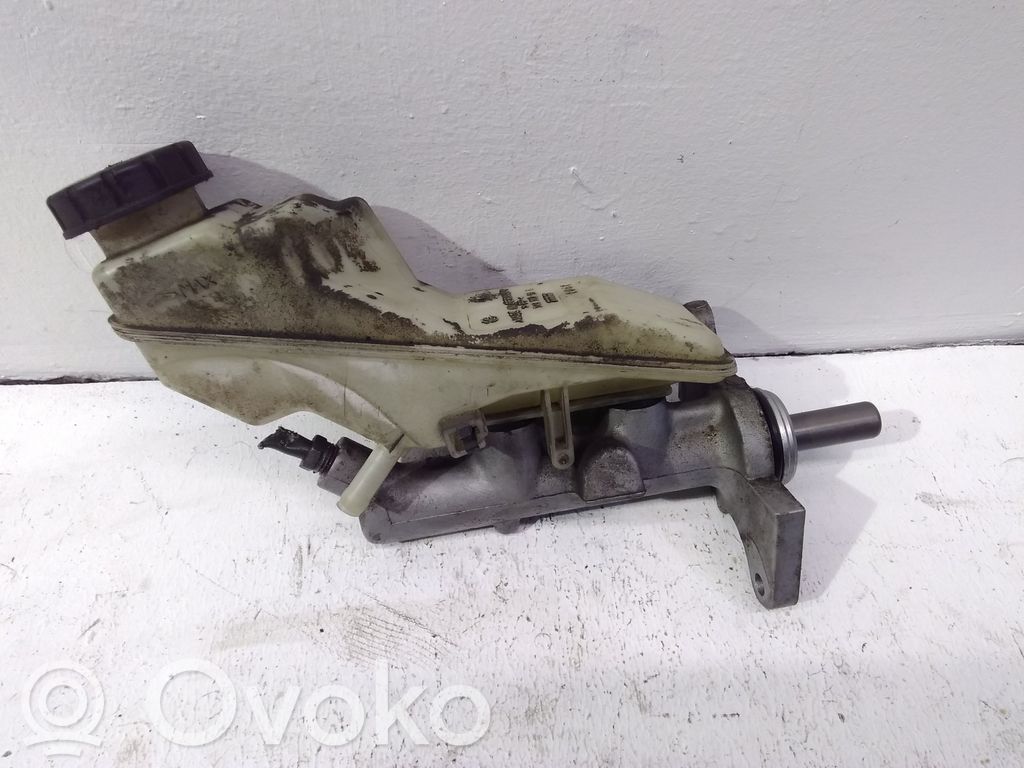Toyota Corolla E120 E130 Pääjarrusylinteri 